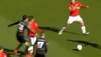 受采访时特 受采访时特