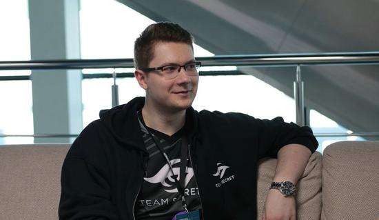 随着选手们 随着选手们