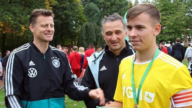 与此同时 与此同时